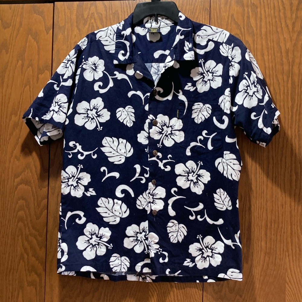 Men’s Palmwave Navy and White Hawaiian shirt. Size  M.